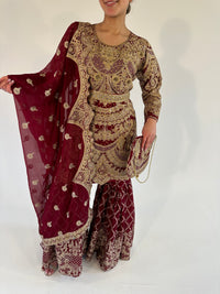 ELAYA-NUR maroon and gold style