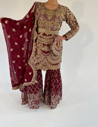 ELAYA-NUR maroon and gold style