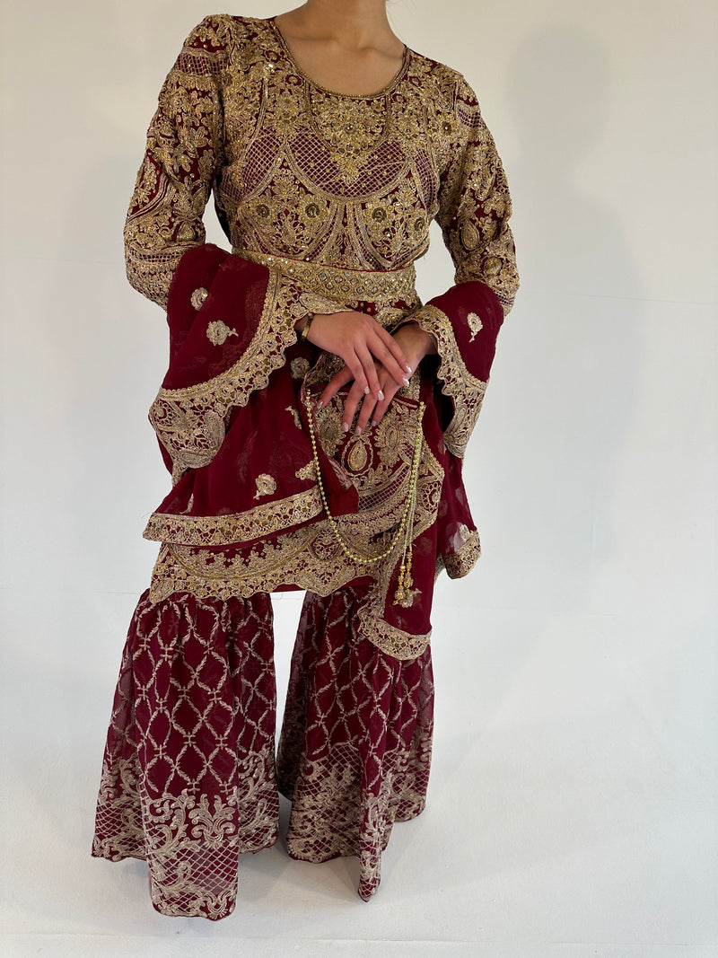 ELAYA-NUR maroon and gold style